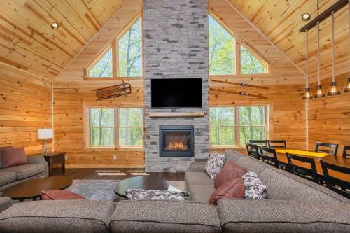 Cj's Mountain Lodge