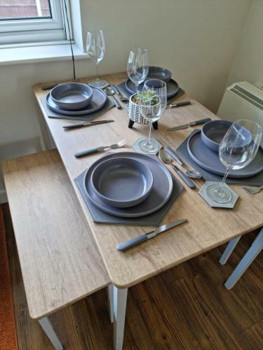 Lovely 2 Bedroom Serviced Apartment With Parking