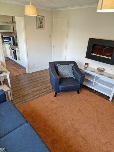 Lovely 2 Bedroom Serviced Apartment With Parking
