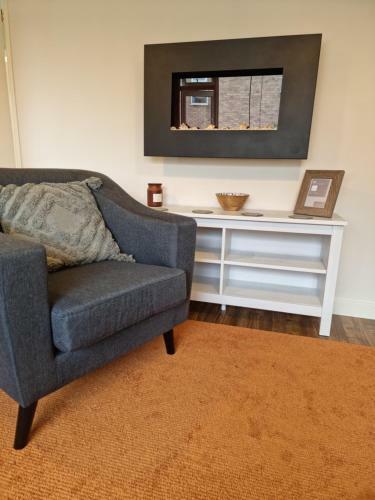 Lovely 2 Bedroom Serviced Apartment With Parking