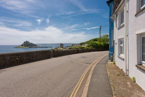 Nutshell, Marazion