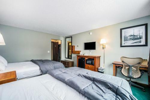 Snow Chasers Lodge - Room 7