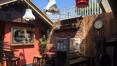 Bed & Breakfast Ewings Bar & Accommodation