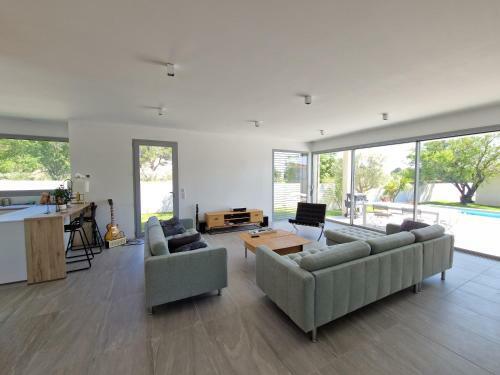 Eguilles Villa 4 Chambres Avec Sdb, Piscine