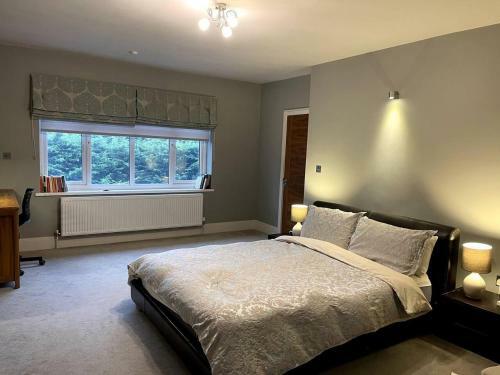 Villa Stunning 4-bed House In Northwood