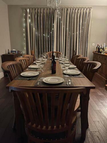Villa Stunning 4-bed House In Northwood