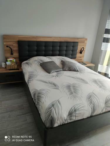 Hostal Chambre D'h�tes De L'�cluse D'episy Avec Spa