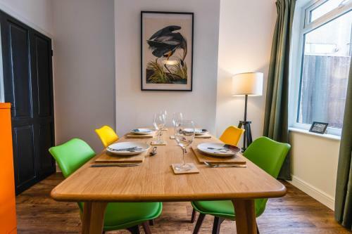 Newly Refurbished Modern Stylish 2 Bedroom Cottage