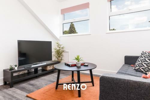 Stunning 2 Bed Apartment With Free Parking & Wifi