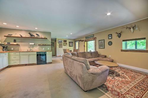 Secluded Getaway Near Orv, Equestrian Trails!