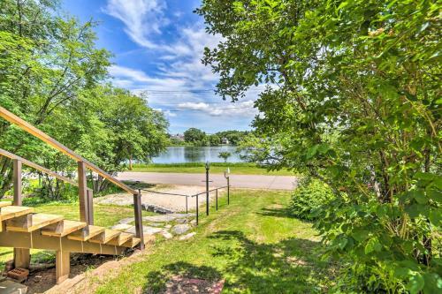 Cozy Ishpeming Cottage With Lake And Park Views!
