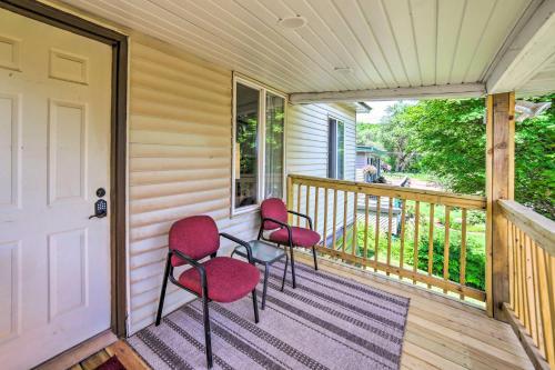 Cozy Ishpeming Cottage With Lake And Park Views!