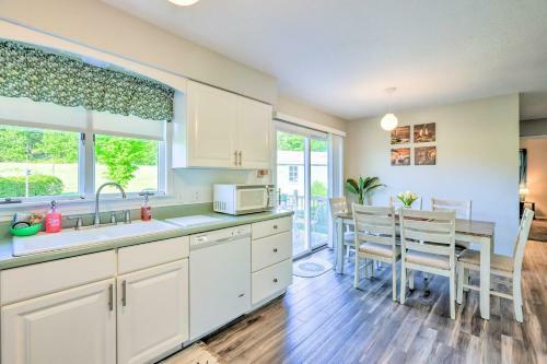 Peaceful Lake Leelanau Little Finger Ranch!