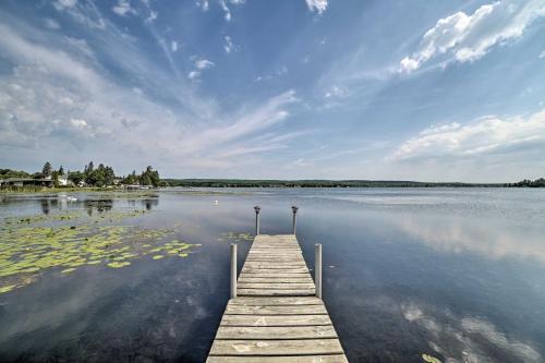 All-season Lakefront Home With Deck And Boat Dock