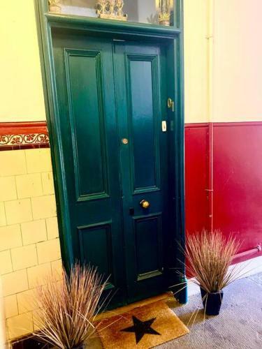 Anchored Homely Apartment In Historic Centre