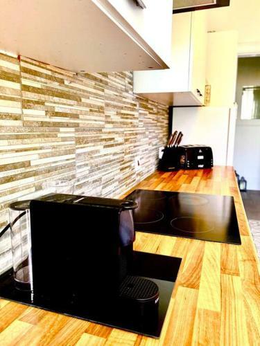 Anchored Homely Apartment In Historic Centre