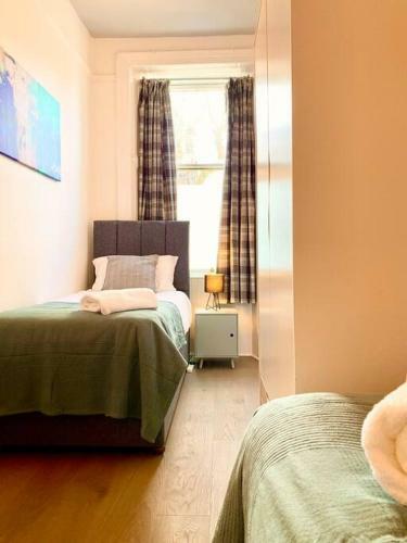 Anchored Homely Apartment In Historic Centre