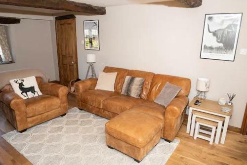 Bumble Bee Cottage - Luxury Countryside Cottage