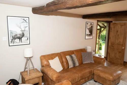 Bumble Bee Cottage - Luxury Countryside Cottage
