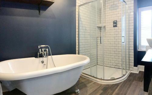 Emerson House. Close To Poole Harbour & Town Centre