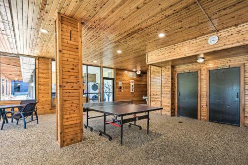 Ski-in And Ski-out Lutsen Retreat With Pool Access!