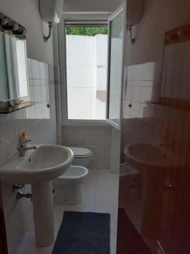 A 30 Metri Dal Mare Di Nora, Casa Confortevole