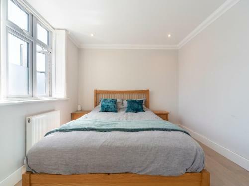 Pass The Keys Modern Apartment In Richmond Town Centre