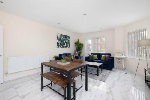 Oxford Rd 2 Bed Serviced Apartment 06 With Parking, Reading