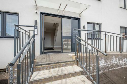 Oxford Rd 2 Bed Serviced Apartment 06 With Parking, Reading