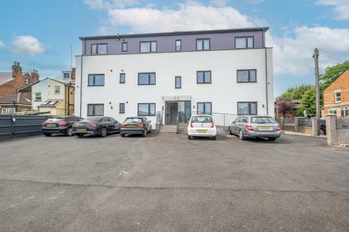 Oxford Rd 2 Bed Serviced Apartment 06 With Parking, Reading