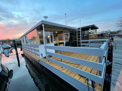 Hausboot-urlaub24