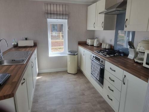 Remarkable 2-bed Luxury Lodge In Routh With Hottub