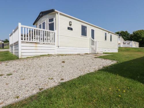 Finch 25 - Meadow Lakes Holiday Park