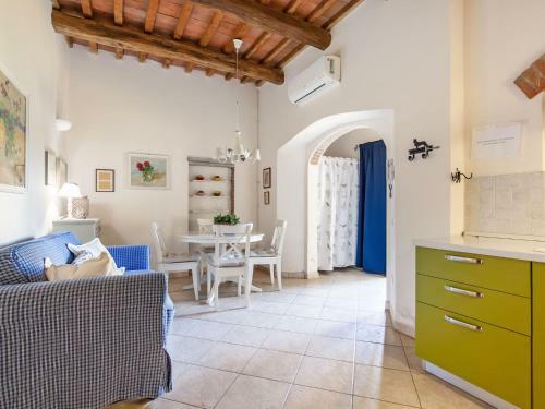 Tranquil Apartment In Riparbella With Garden