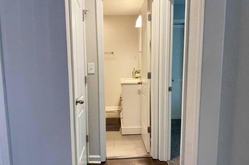 Apartamento Cozy & Comfy Suite 10 Min From Downtown