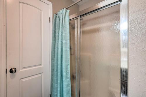 Apartamento Reeds Spring Condo With Balcony And Pool Access!