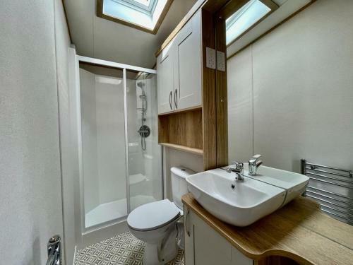 Prime Location 3-bed Chalet In Seal Bay Selsey