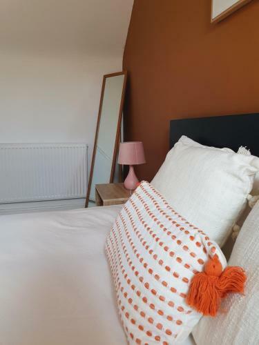 Queensize Private Room - En Suite And Free Parking