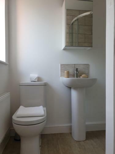 Cheerful 1 Private Room-ensuite With Free Parking