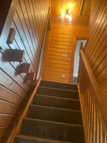 Riverside Log Cabin 3 Bedrooms Sleeps 6