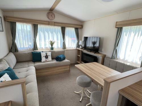 Mallard Corner, Cosy Cotswold Lakeview Lodge