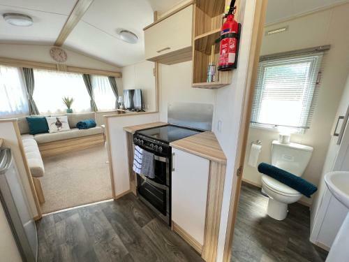 Mallard Corner, Cosy Cotswold Lakeview Lodge