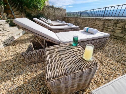 Piscine Troglodyte Avec Vue Incroyable � Gordes