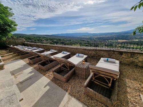 Piscine Troglodyte Avec Vue Incroyable � Gordes