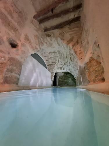 Piscine Troglodyte Avec Vue Incroyable � Gordes