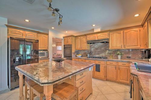 Luxe Oasis On Golf Course About 8 Mi To Lake Mead