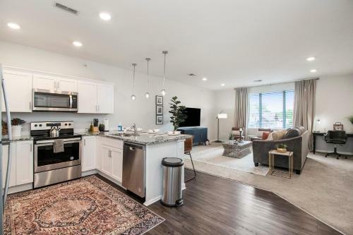 Apartamento Stunning Midtown Oasis - King & Queen Beds!