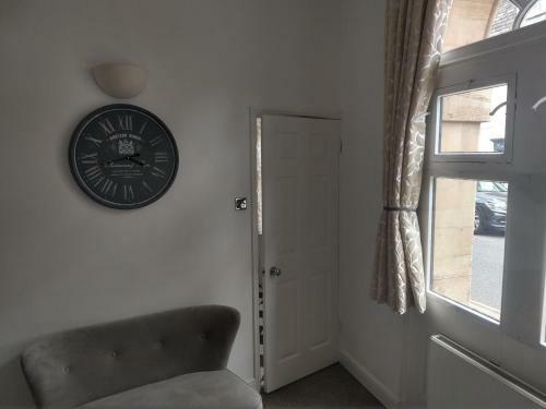 All Saints 2 Bed House In Central Stamford With Parking