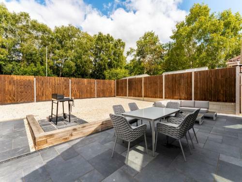 Pass The Keys Gorgeous Spacious 3 Bedroom Bungalow