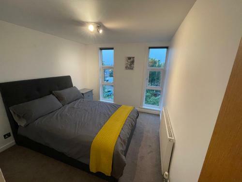 Apartamento Spacious 2-bedroom Flat Near Surbiton Station